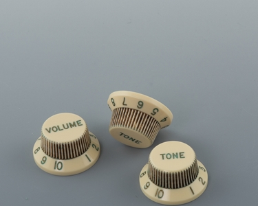 Vintage Relic Aged Creme With Green Numbers Knob Set
