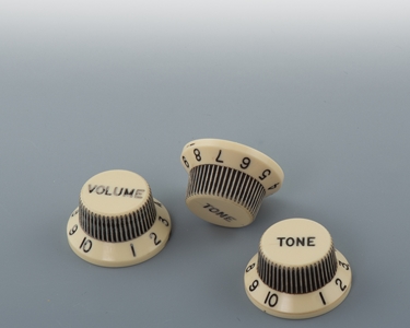 Vintage Relic Aged Creme-Ivory  Knob Set