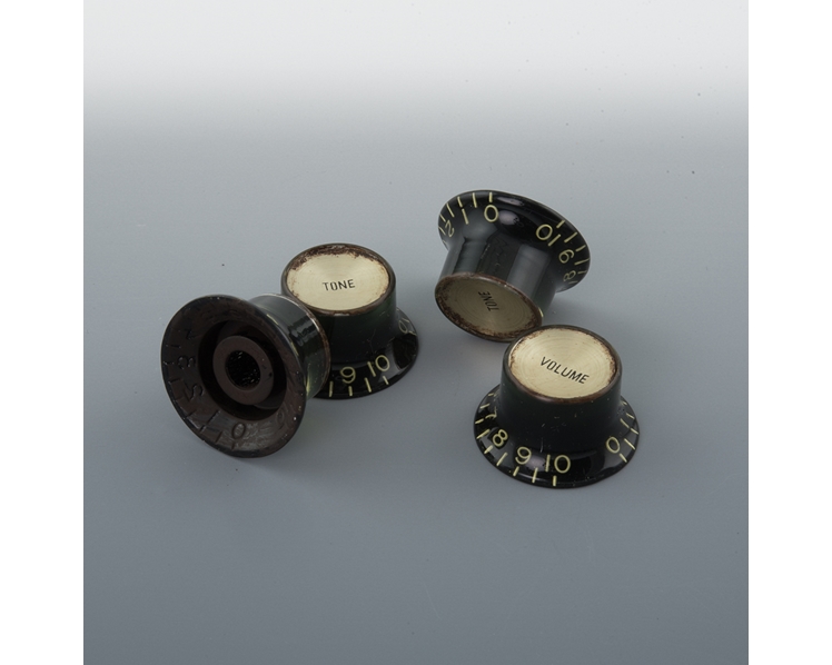 Vintage Relic Black Gold Reflector Knobs (Set of 4)